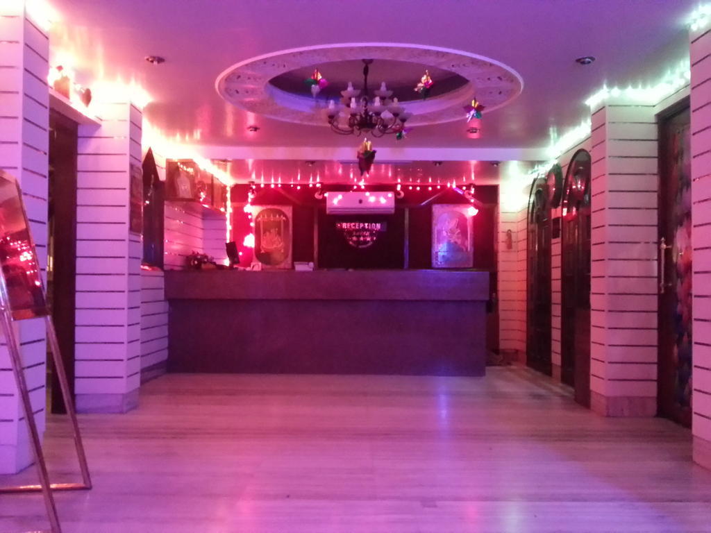 Oyo 15359 Hotel Kachandeep Jaipur Ngoại thất bức ảnh